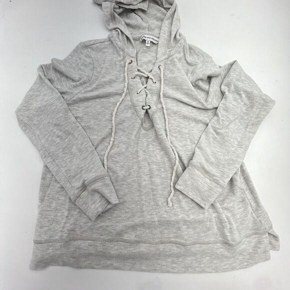 Cupcakes and Cashmere Soft & Cozy Plush Sweater V-Neck Pullover Women's Small - Picture 1 of 4